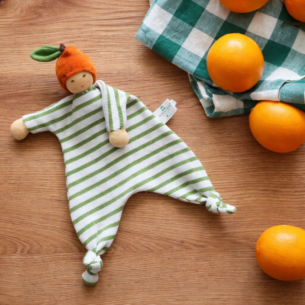 Sovedukke - Appelsinbaby - 25cm